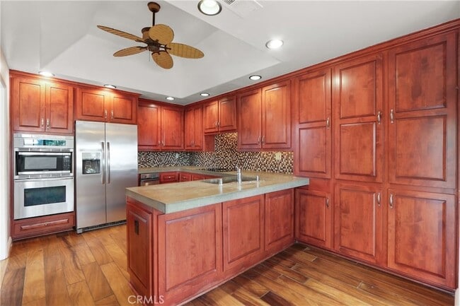 Building Photo - 6031 Shadowbrook Cir