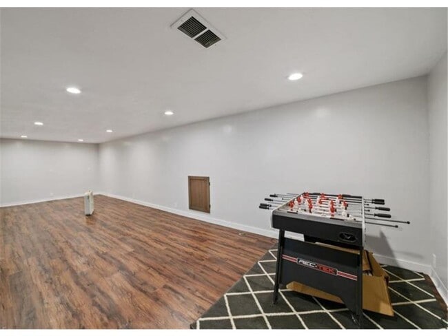 Building Photo - 237 Motel Ave