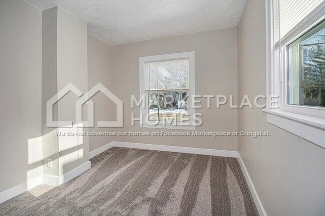 Building Photo - 408 S Clemens Ave