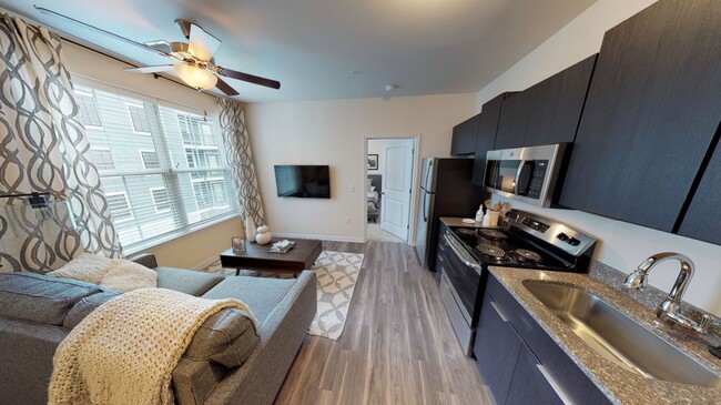 Building Photo - A0 | 1 Bed 1 Bath | 563 sf