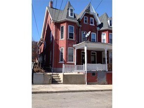 Building Photo - 520 Pawnee St