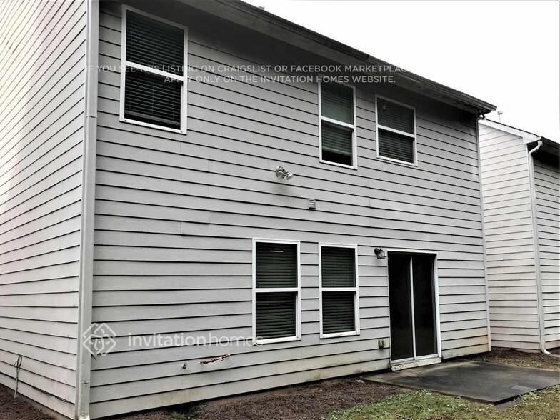 Building Photo - 9481 Lakeview Rd