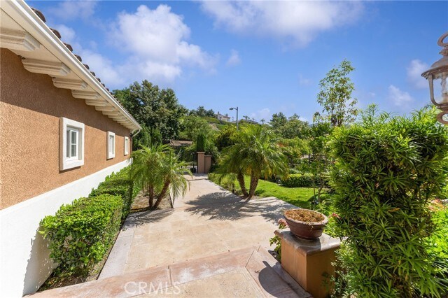 Building Photo - 2528 N San Miguel Dr