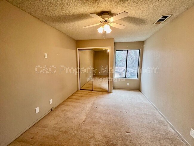 Building Photo - 2890 Huntington Blvd