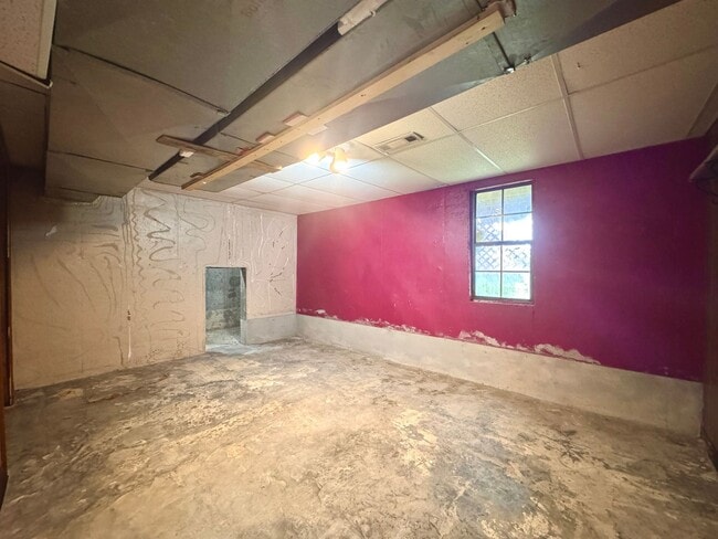 Building Photo - Freshly Updated 3 Bedroom/ 2 Bathroom Country Home