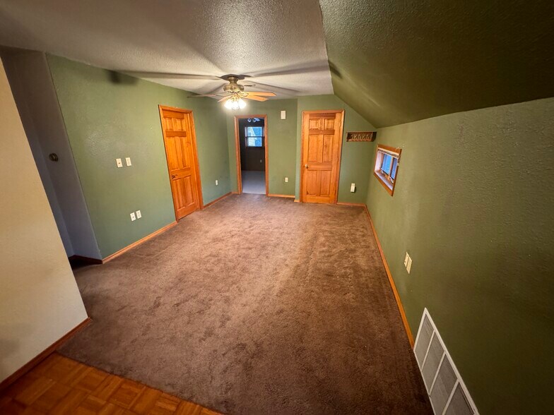 Building Photo - 1216 S 21st St