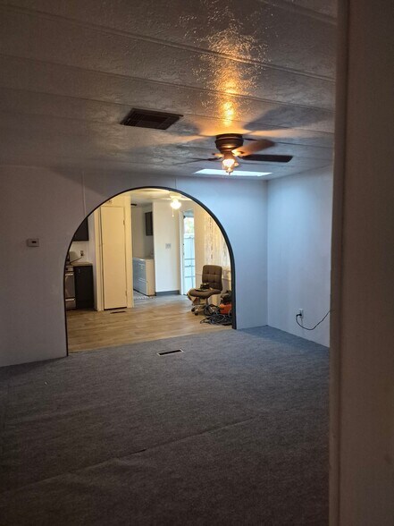 Building Photo - 5422 N Royal Palm Dr