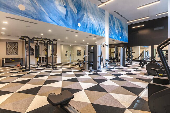 Building Photo - Live Smart, Live Downtown – Up to 6 Weeks FREE!