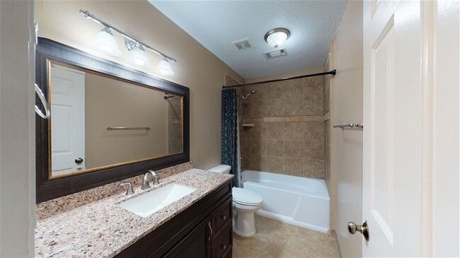 Building Photo - 605 Alexandria Dr