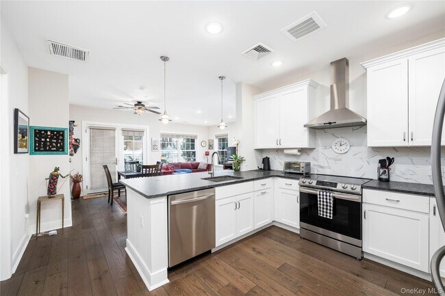 Building Photo - 19 Butterfield Rd