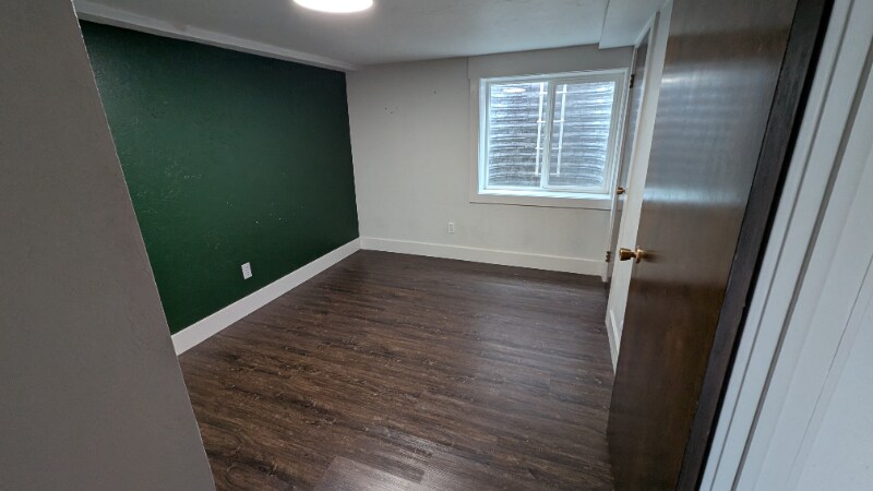 Building Photo - 208 G St
