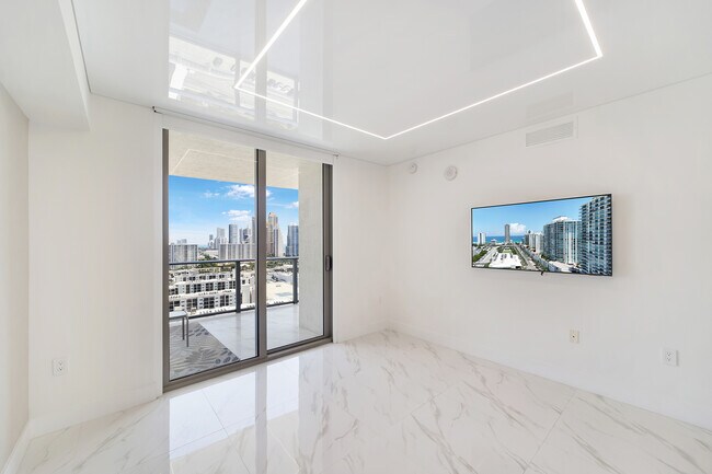 Building Photo - 300 Sunny Isles Blvd