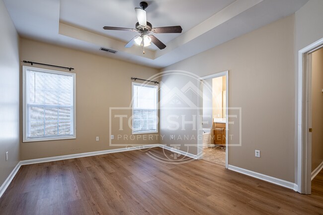 Building Photo - 32 Brookvalley Ct W