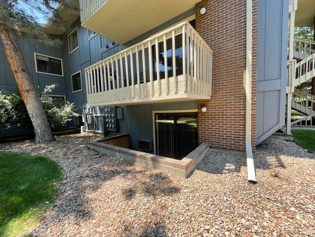 Building Photo - 2800 Kalmia Ave