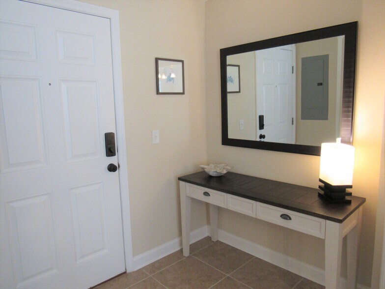 Entry - 468 Bouchelle Dr