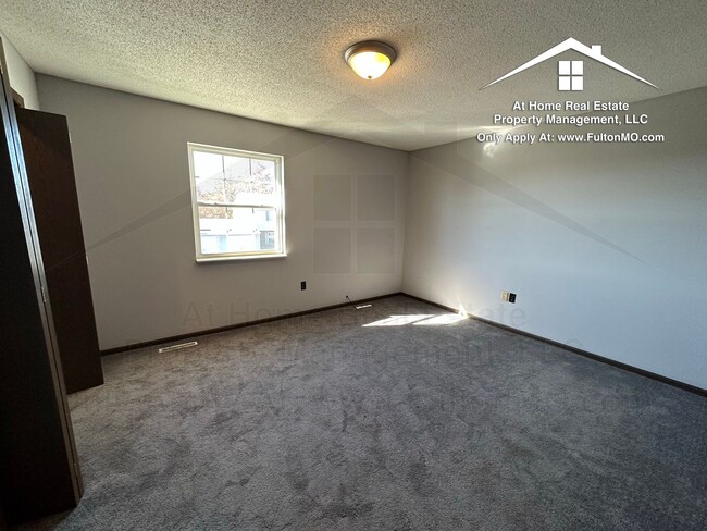 Building Photo - 531 Collier Ln