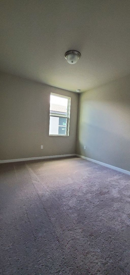 Building Photo - Like NEW!!! 4-Bedroom, 2.-Bathroom in Luce...
