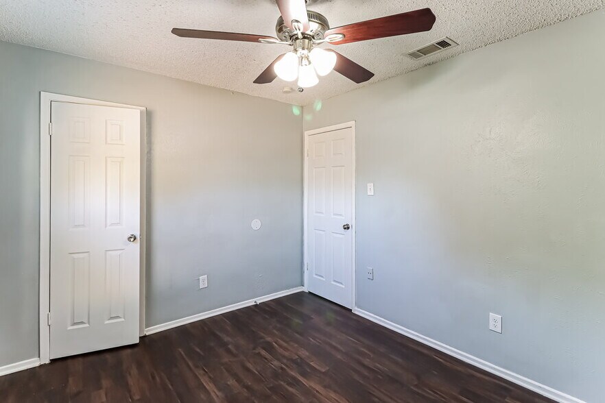 Building Photo - 2821 Lana Cir