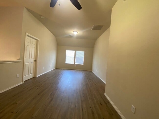 Building Photo - 2101 Crestwind Ct