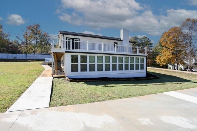 Building Photo - 6157 Orville Dr