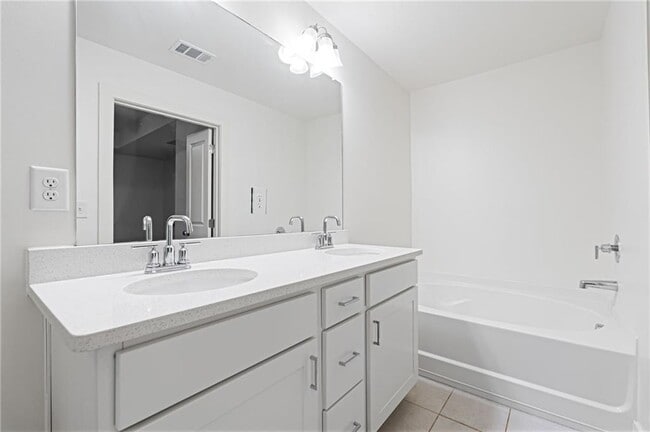 Building Photo - 5820 Calle Vis Dr