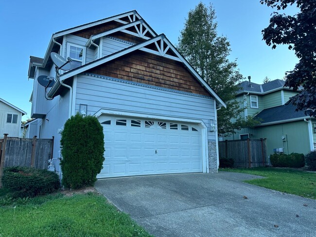 Building Photo - Large 4 bedroom home in Hillsboro Puyallup!!!