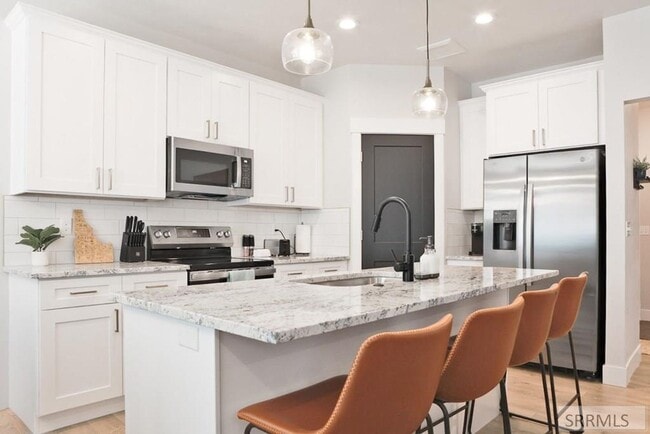 Building Photo - COMPLETELY FURNISHED HOME FOR RENT IN SUGA...