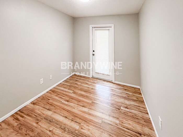 Building Photo - 1016 36th St W