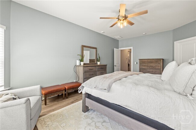 Building Photo - 49 Nettleton Ln