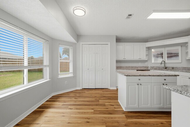 Building Photo - 519 Batten Blvd