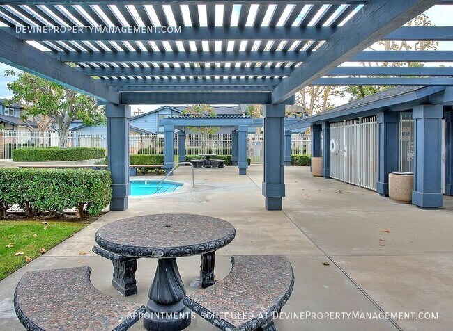 Building Photo - 902 California Privado