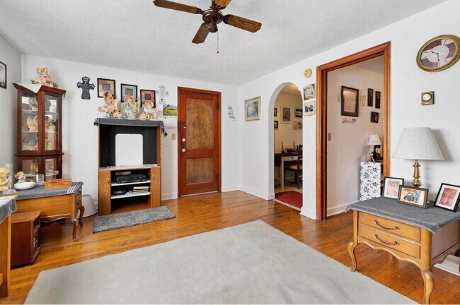 Building Photo - 1311 Giles Rd