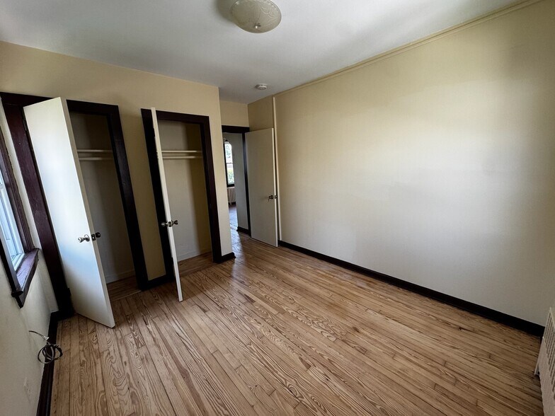 Building Photo - 226 Glen Cove Ave