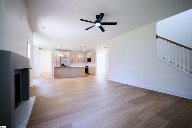Building Photo - 307 Woodruff Lake Way