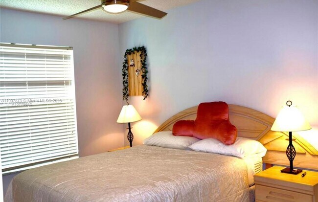 Building Photo - 3341 Overlook Rd