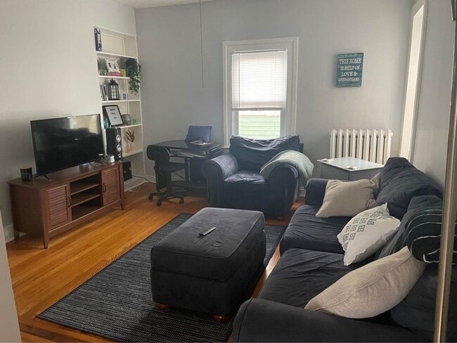 Building Photo - 60 William St