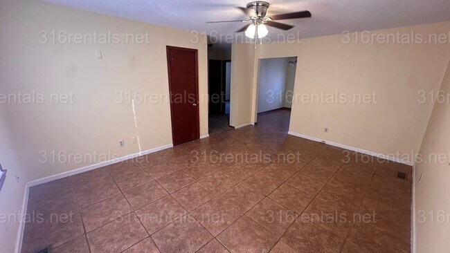 Building Photo - $675 - 2 bed 1 bath - Duplex