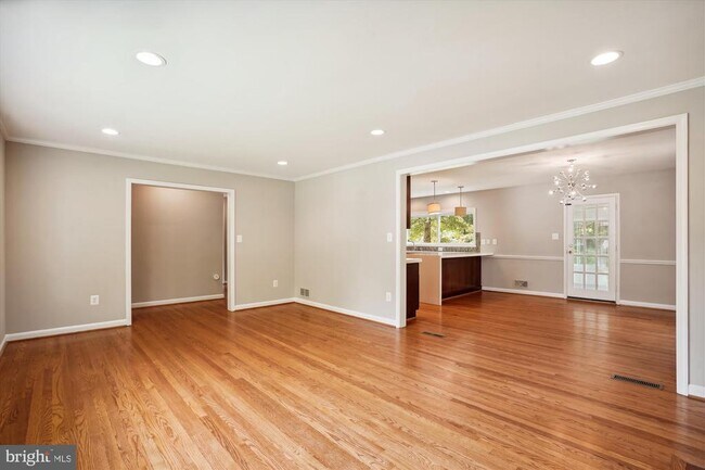 Building Photo - 6139 Tompkins Dr