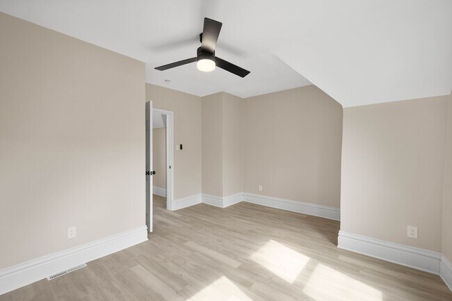 Building Photo - 313 Kambach St