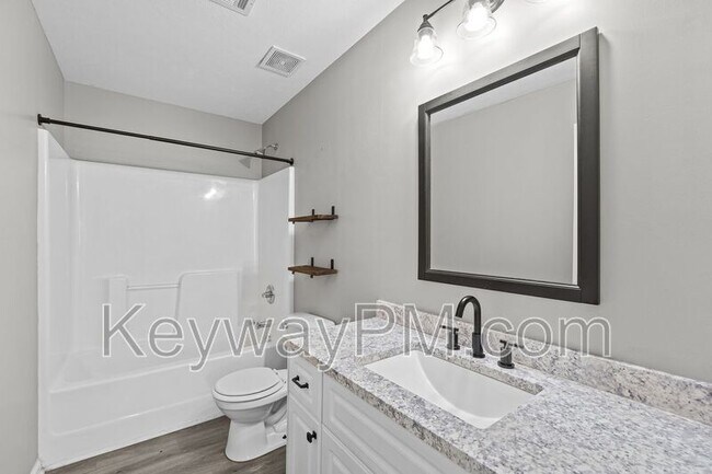 Building Photo - 122 Oakwood Dr