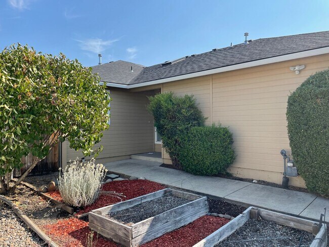 Building Photo - 430 W Crystal Dr