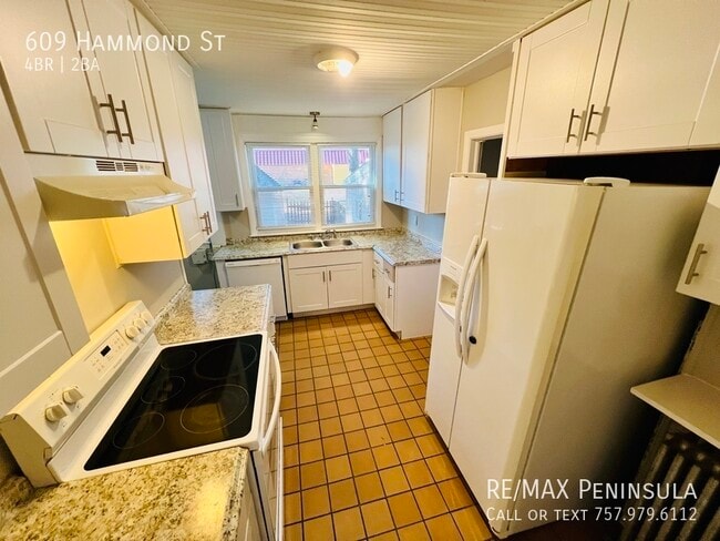 Building Photo - 609 Hammond St