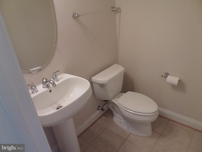 Building Photo - 47574 Royal Burnham Terrace