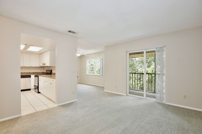 Building Photo - Spacious 2/2 Condo in Hawthorne Village - Orlando! Available Now!