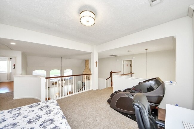 Building Photo - 922 Bayhill Dr