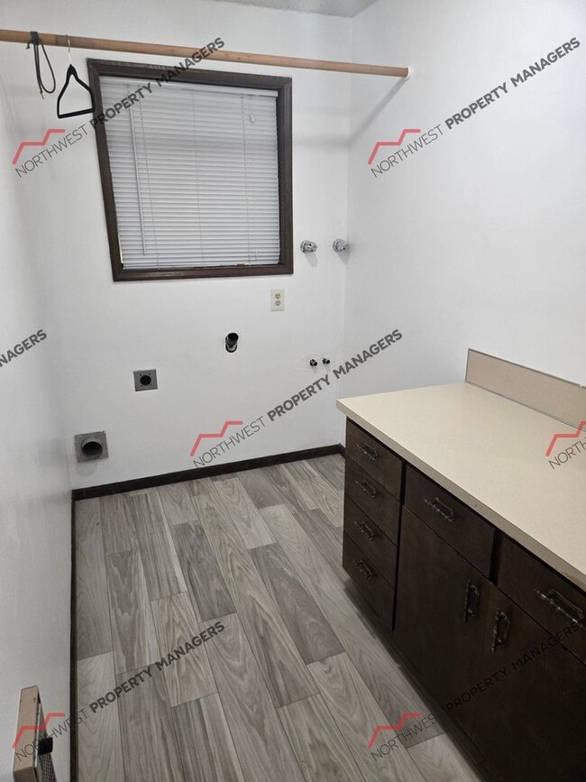 Building Photo - STATUS: AVAILABLE | T25 | $1695