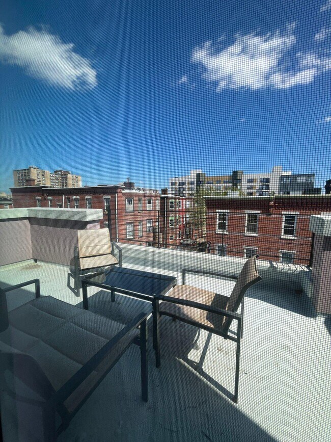 Building Photo - 926 N 15th St