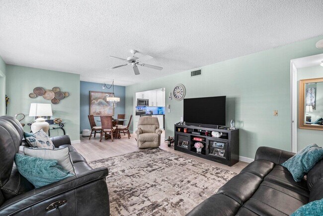 Building Photo - 414 Pine Glen Ln