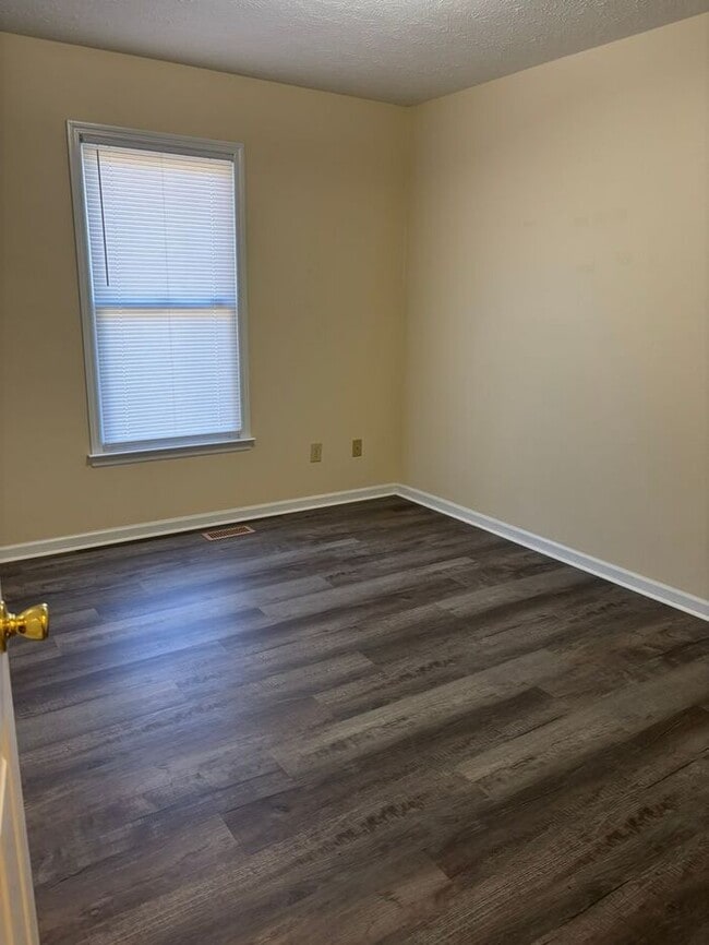 Building Photo - 3816 Hagge St