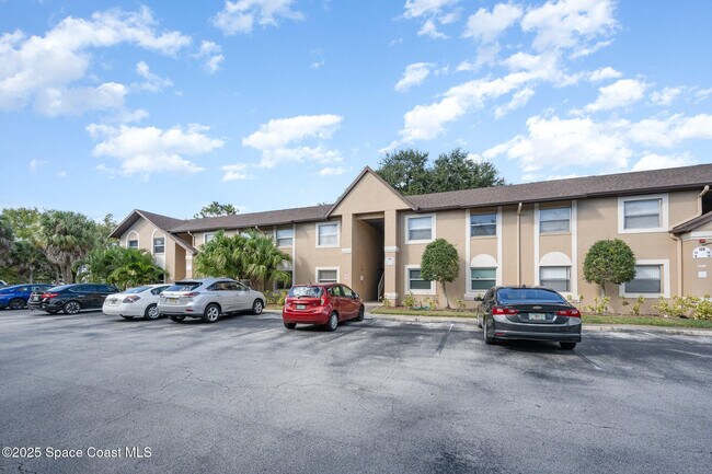 Building Photo - 130 Summer Pl